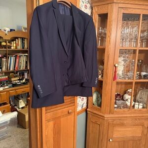 Sophisticated Men's Navy Suit